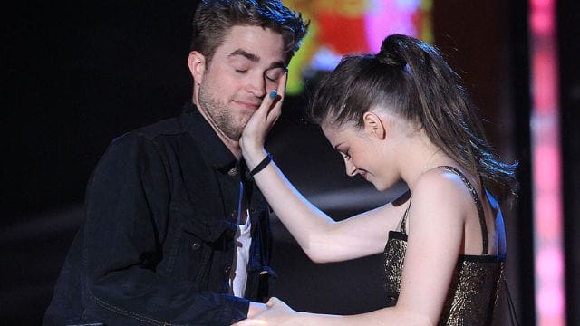 Who Is Robert Pattinson Dating